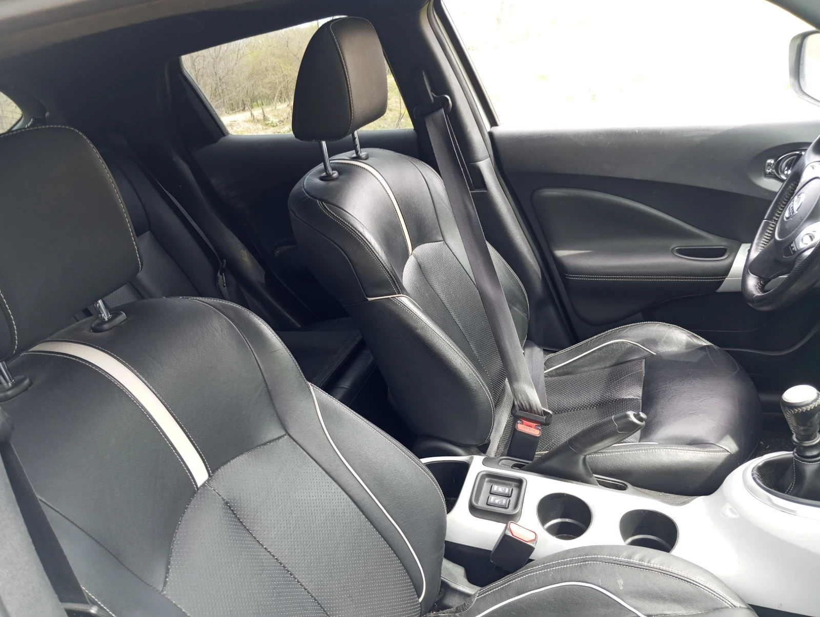 Nissan Juke, снимка 7 - Автомобили и джипове - 54681536