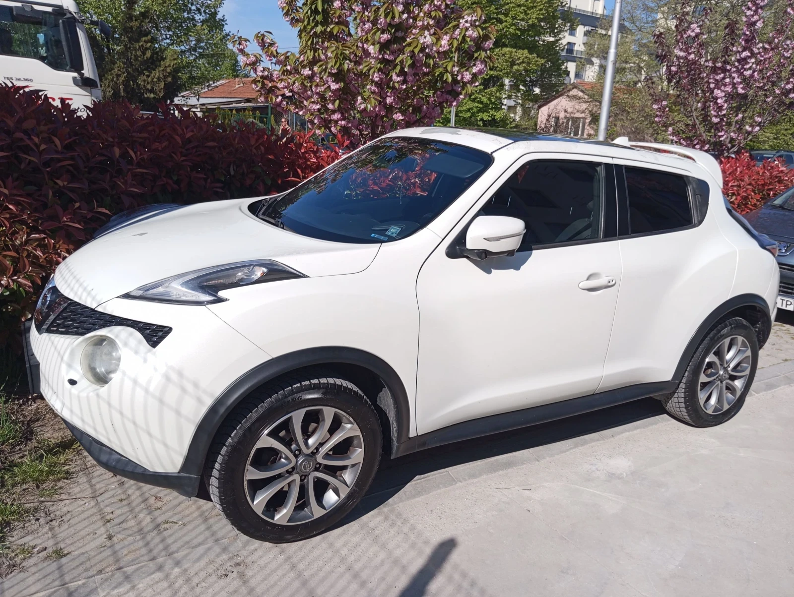 Nissan Juke, снимка 16 - Автомобили и джипове - 54681536