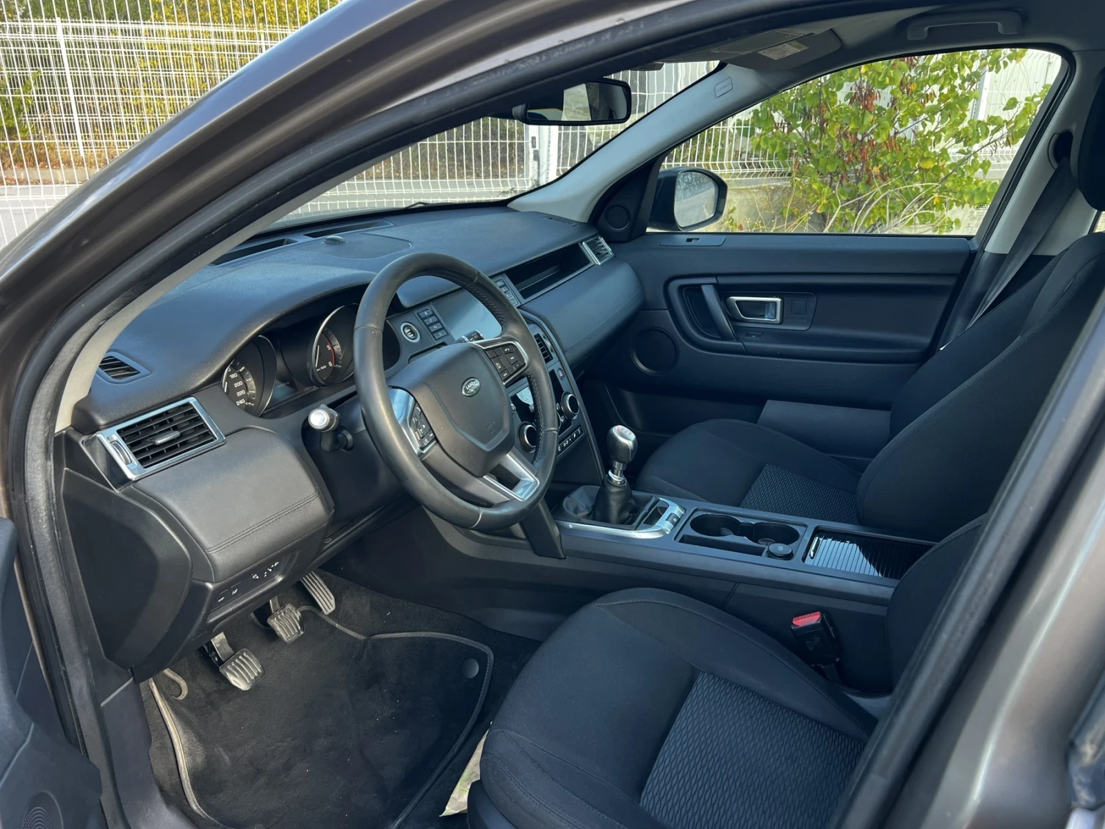 Land Rover Discovery Sport, снимка 7 - Автомобили и джипове - 56217461