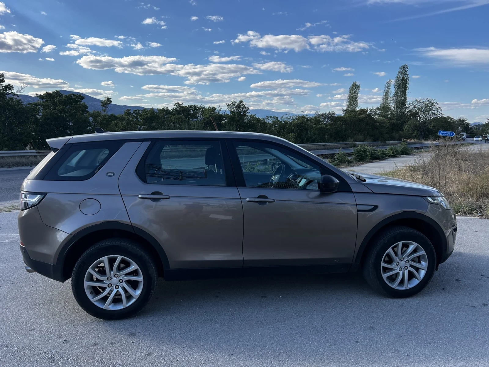 Land Rover Discovery Sport, снимка 4 - Автомобили и джипове - 56217461