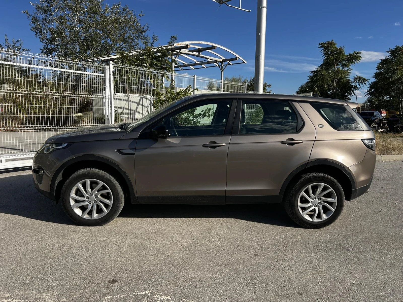 Land Rover Discovery Sport, снимка 2 - Автомобили и джипове - 56217461
