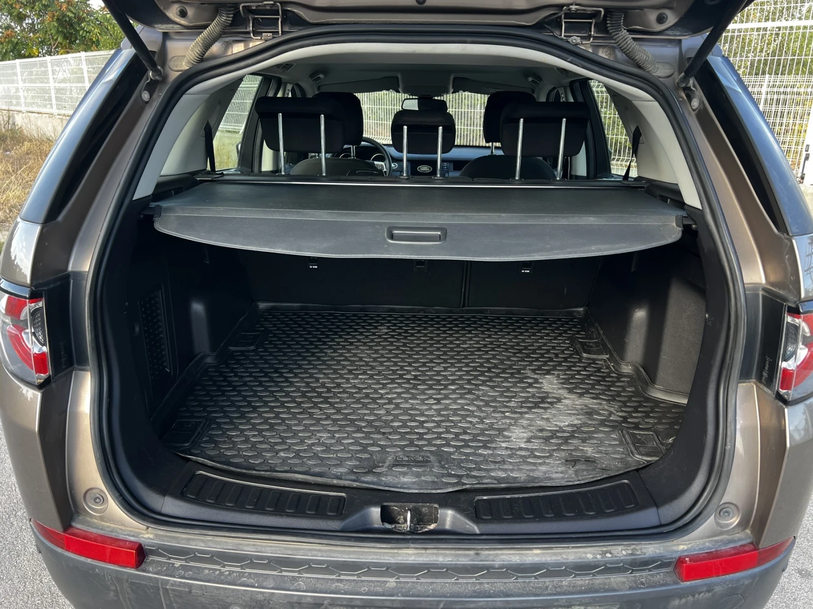 Land Rover Discovery Sport, снимка 10 - Автомобили и джипове - 56217461