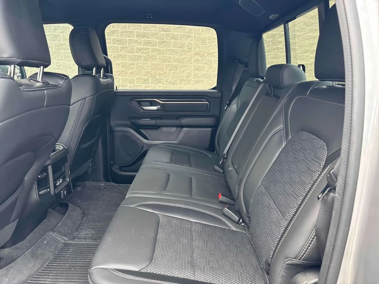 Dodge RAM 1500 * Sport * CARFAX * БЕЗ ПЪРВОНАЧАЛНА ВНОСКА, снимка 10 - Автомобили и джипове - 56244055