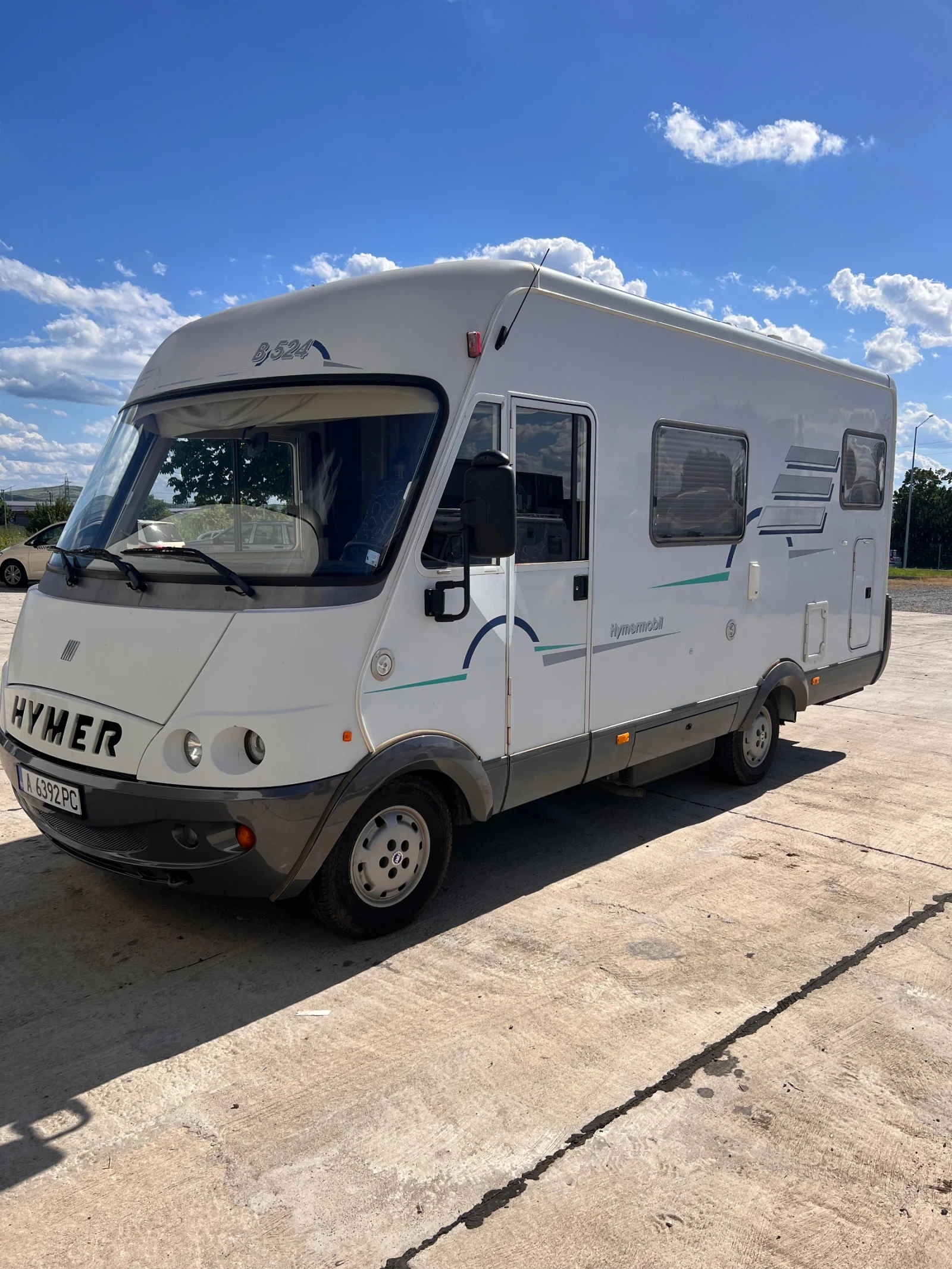 Кемпер HYMER / ERIBA B524 2.8diTD, снимка 2 - Каравани и кемпери - 55506429