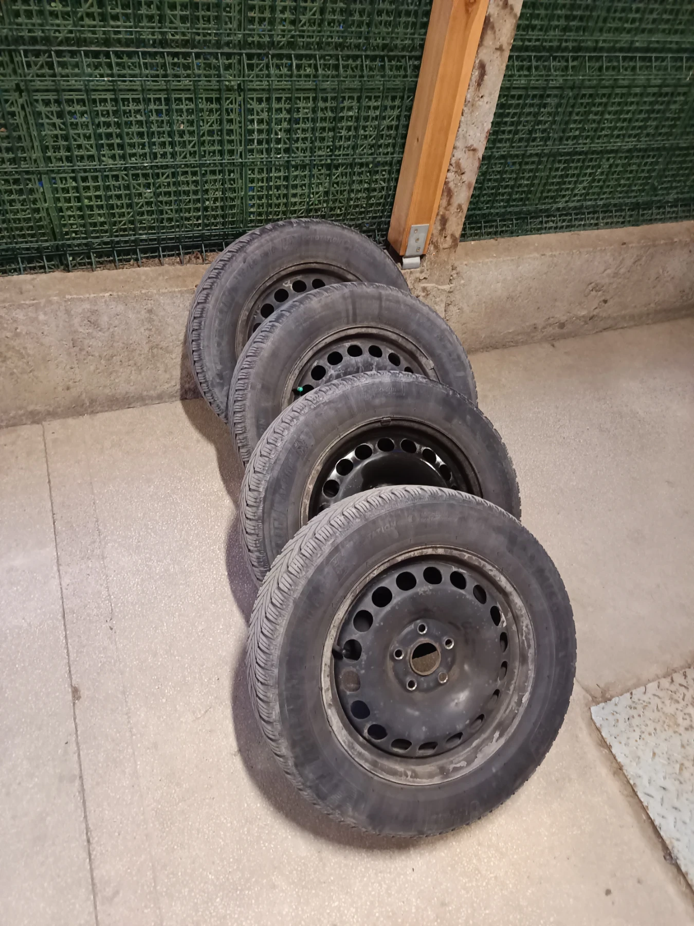 Гуми с джанти Michelin 215/60R16