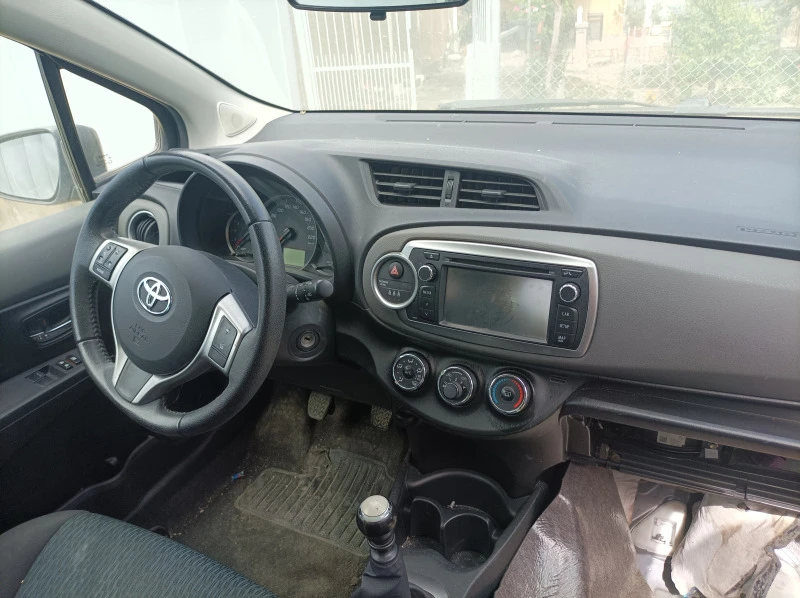 Toyota Yaris, снимка 5 - Автомобили и джипове - 47414927