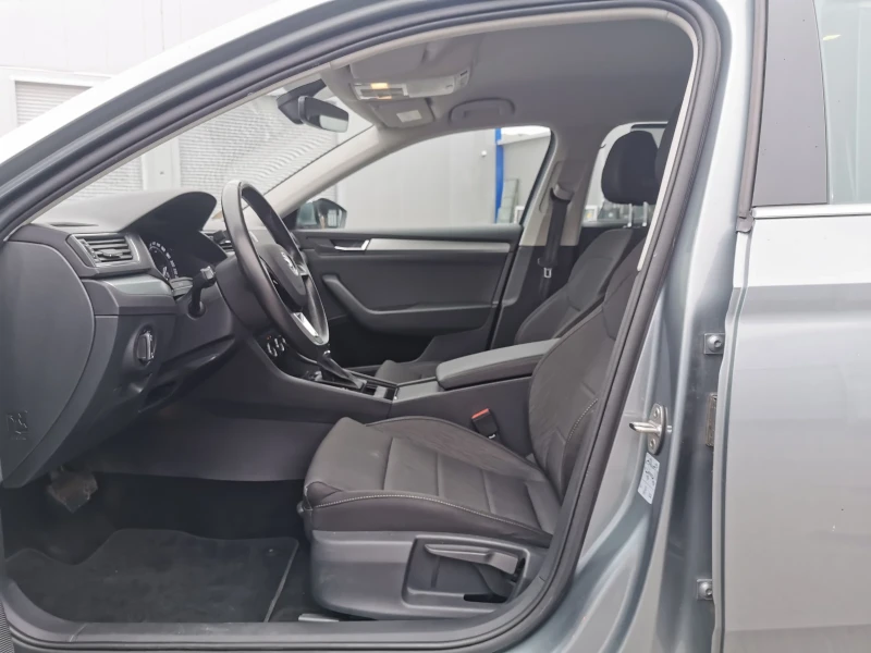 Skoda Superb, снимка 7 - Автомобили и джипове - 51654932