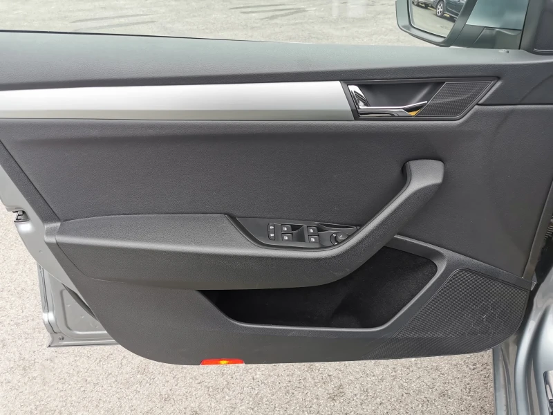 Skoda Superb, снимка 9 - Автомобили и джипове - 51654932