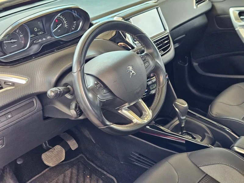 Peugeot 2008 Бензин автомат, снимка 10 - Автомобили и джипове - 51365592