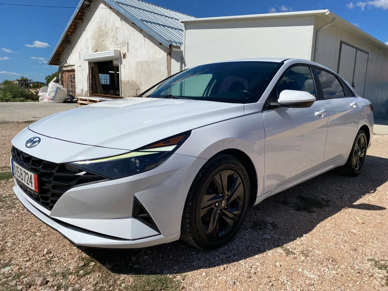 Hyundai Elantra 2.0 БЕНЗИН, Подгряване, Keyless GO, 8 ск. автомат, снимка 2 - Автомобили и джипове - 51759335