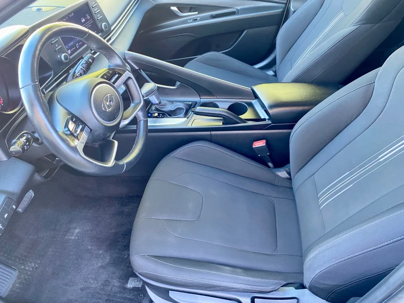 Hyundai Elantra 2.0 БЕНЗИН, Подгряване, Keyless GO, 8 ск. автомат, снимка 7 - Автомобили и джипове - 51759335