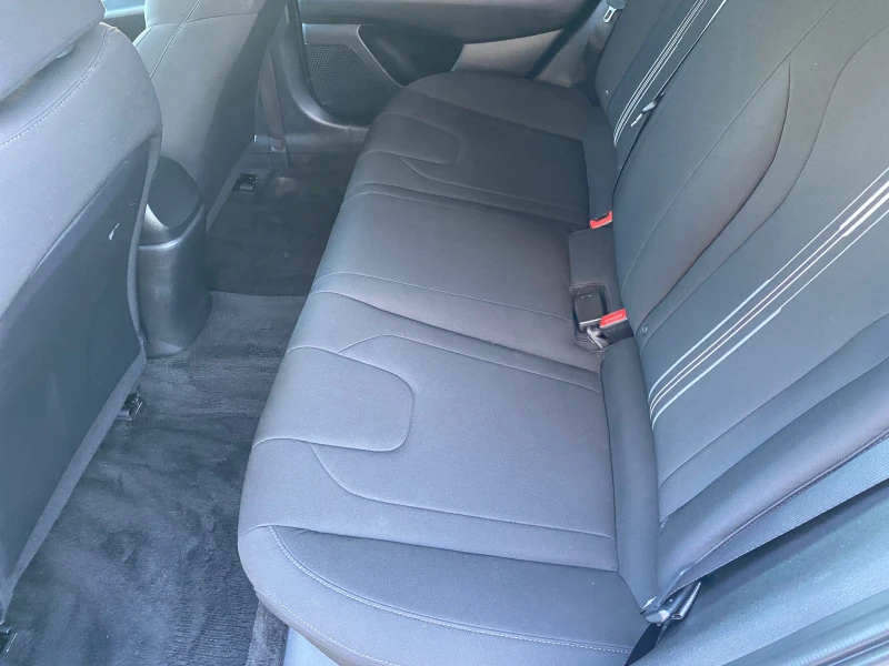 Hyundai Elantra 2.0 БЕНЗИН, Подгряване, Keyless GO, 8 ск. автомат, снимка 8 - Автомобили и джипове - 51759335