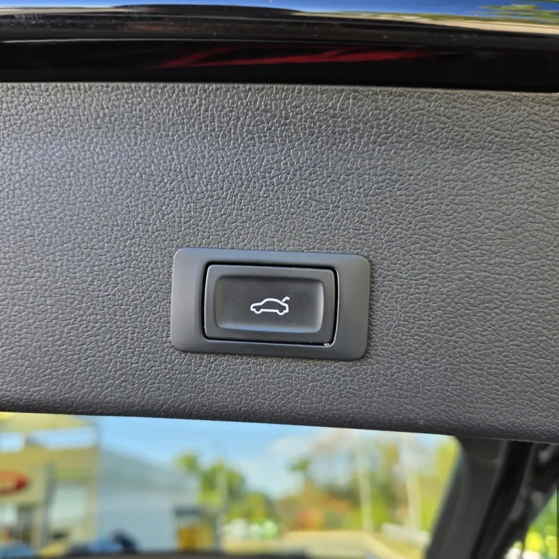 Audi A4 2.0TDI/B&O/Navi/Реални Км/Като Нова, снимка 14 - Автомобили и джипове - 51955561