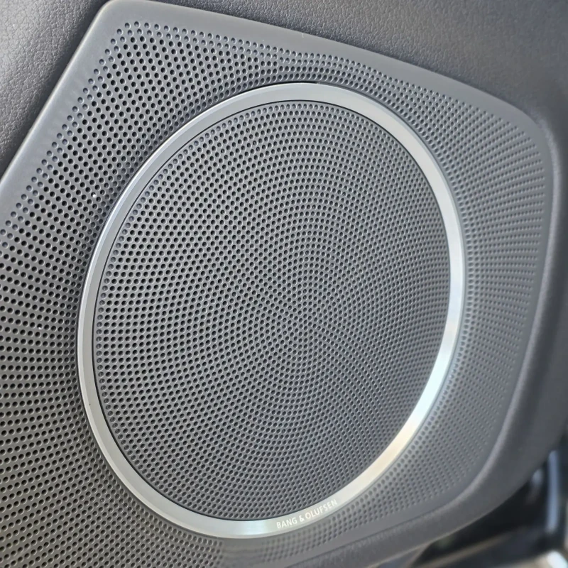 Audi A4 2.0TDI/B&O/Navi/Реални Км/Като Нова, снимка 8 - Автомобили и джипове - 51955561