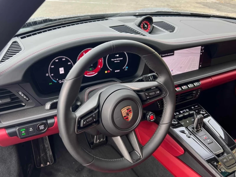 Porsche 911 * Targa 4 GTS * CARFAX * БЕЗ ПЪРВОНАЧАЛНА ВНОСКА, снимка 5 - Автомобили и джипове - 52891086