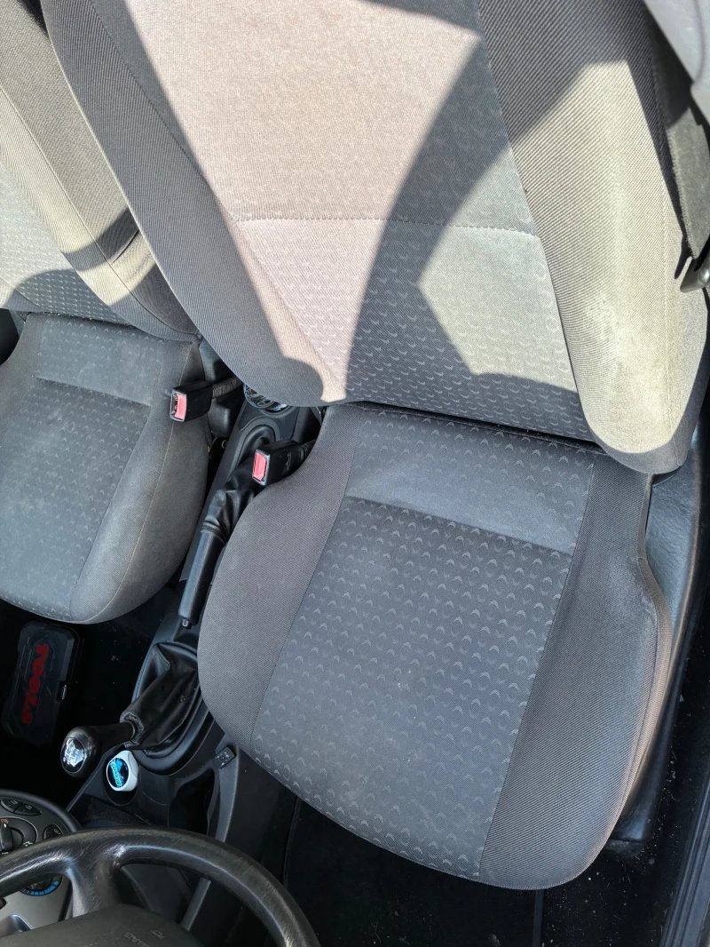 Ford Focus 1.6/100, снимка 8 - Автомобили и джипове - 53139320