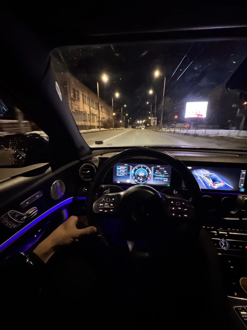 Mercedes-Benz E 220, снимка 12 - Автомобили и джипове - 53357781