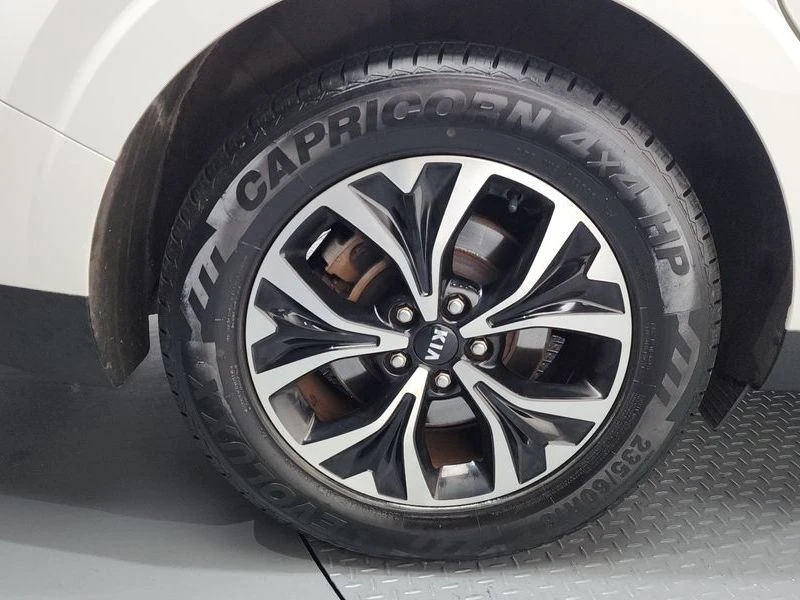 Kia Carnival 2.2 202 hp Automatic, снимка 4 - Автомобили и джипове - 55476963