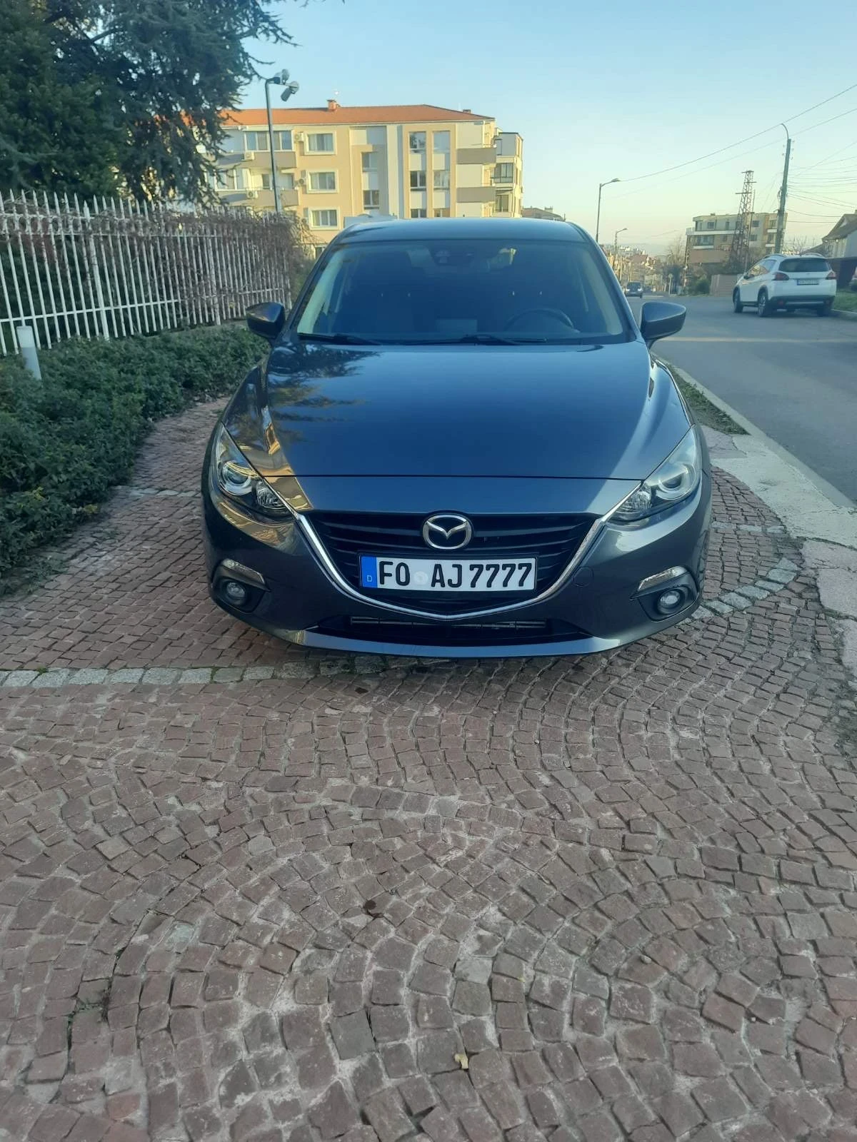 Mazda 3 2.2 D, снимка 1