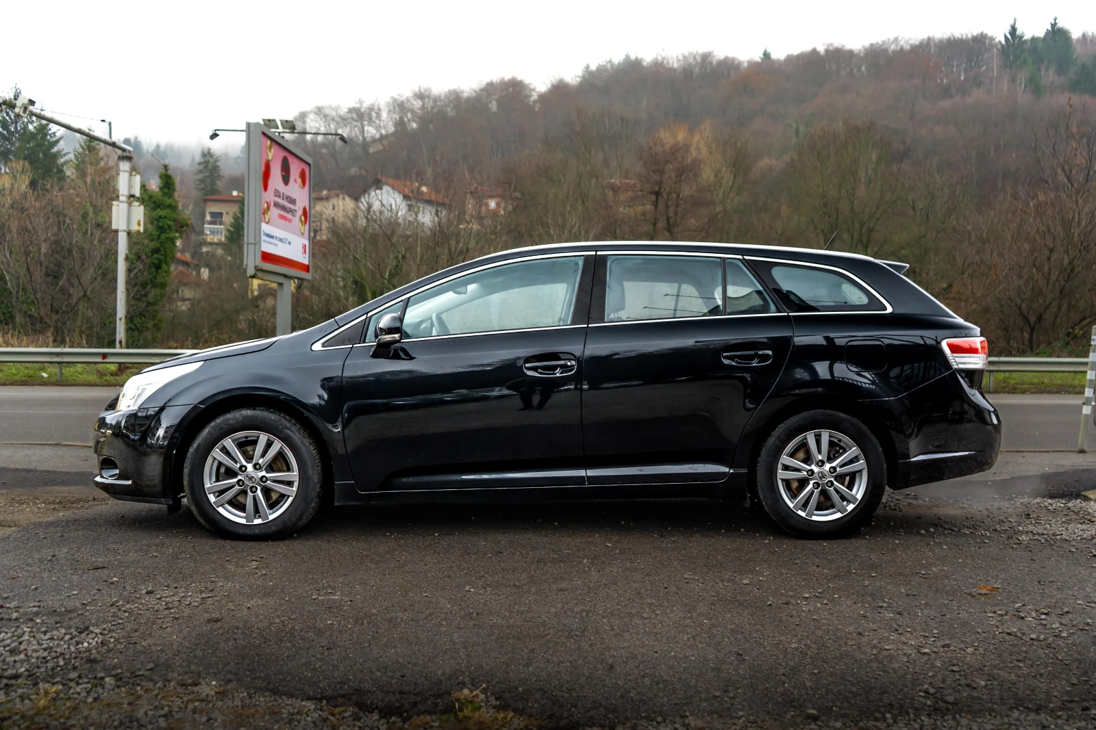 Toyota Avensis 1.8i 147HP 202911км!!! ПРОДАВА СЕ С ГАРАНЦИЯ - изображение 3