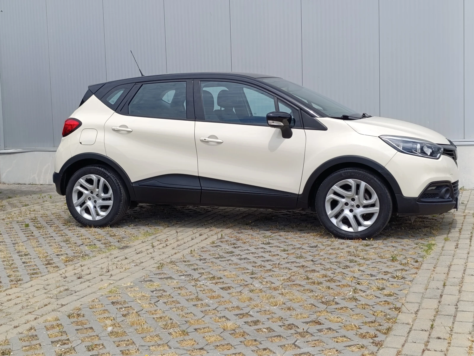 Renault Captur AUTOMATIC - изображение 5
