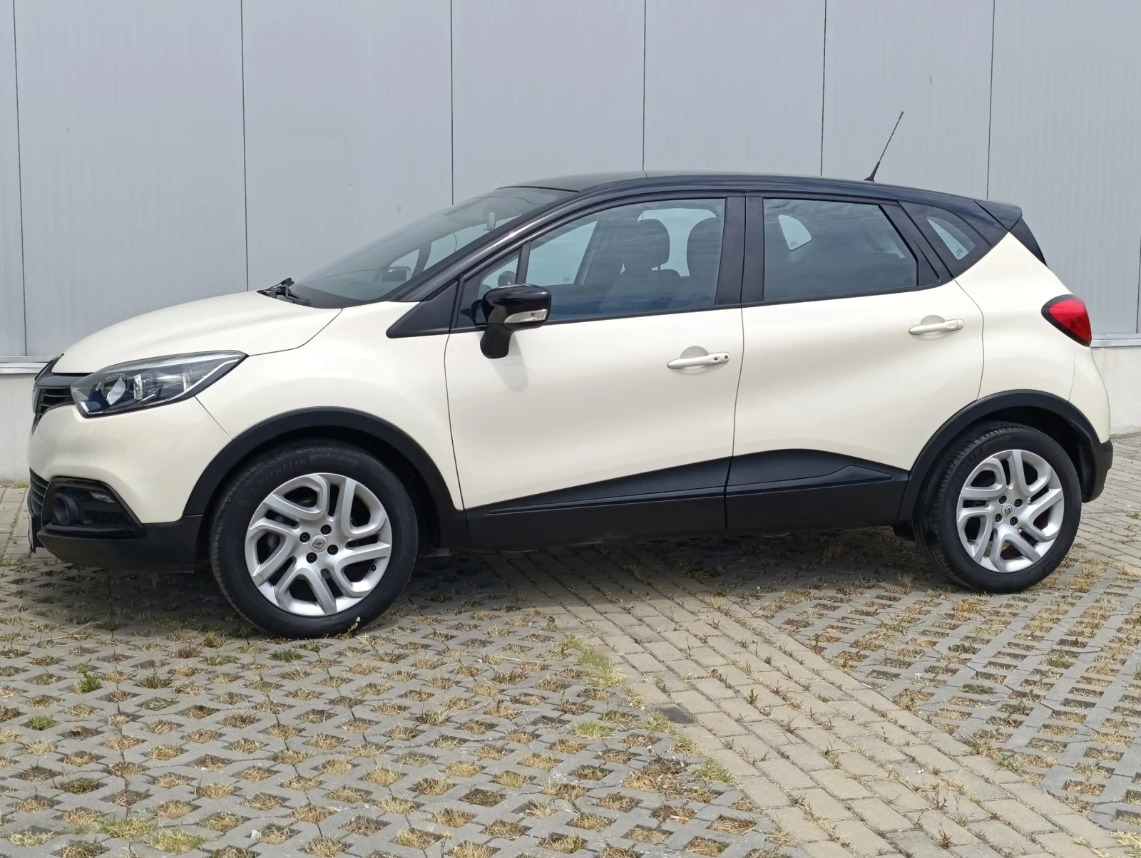 Renault Captur AUTOMATIC - изображение 4