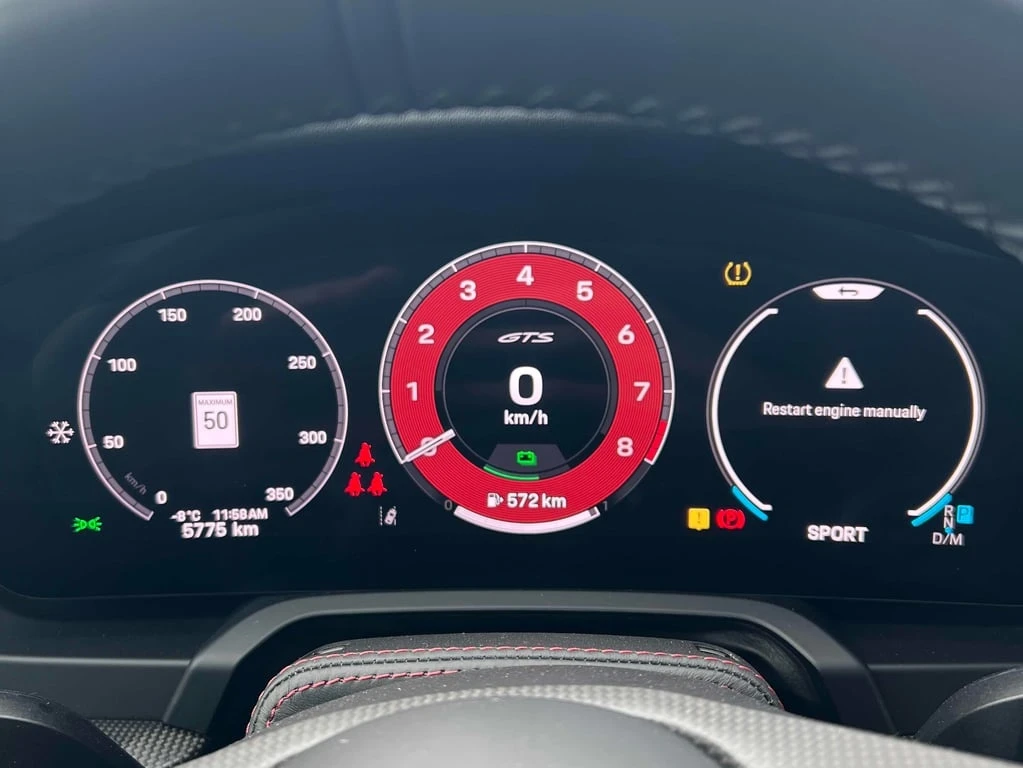 Porsche 911 * Targa 4 GTS * CARFAX * БЕЗ ПЪРВОНАЧАЛНА ВНОСКА - изображение 8