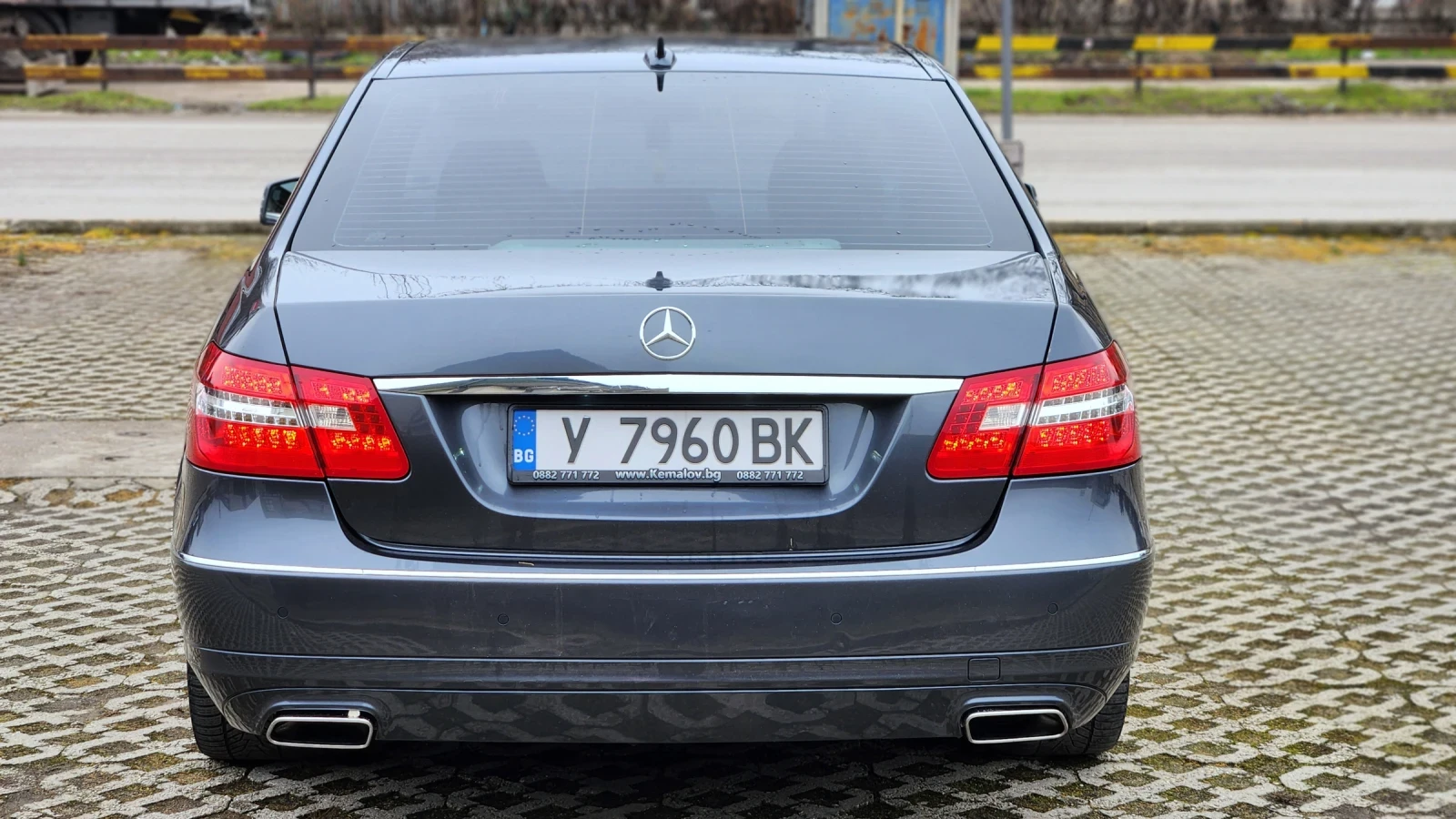 Mercedes-Benz E 350 КАТО НОВА - изображение 5