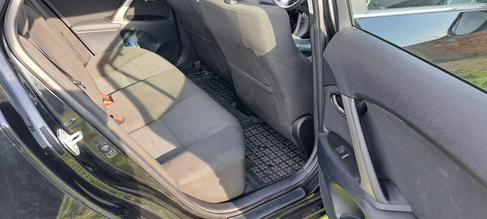 Toyota Avensis 1.8 VVT-i, снимка 9 - Автомобили и джипове - 53738204