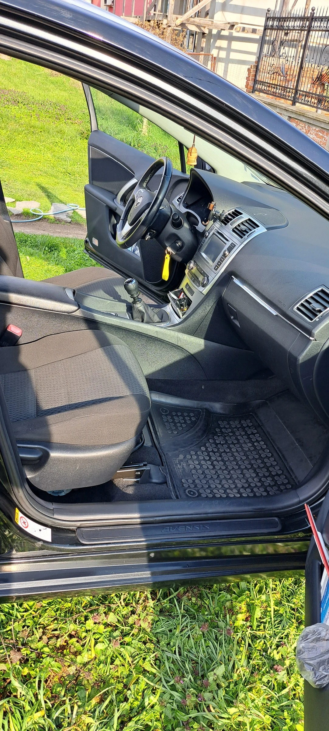 Toyota Avensis 1.8 VVT-i, снимка 10 - Автомобили и джипове - 53738204