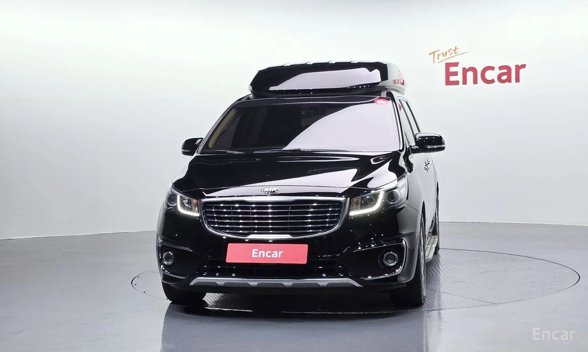 Kia Carnival, снимка 3 - Автомобили и джипове - 54001121