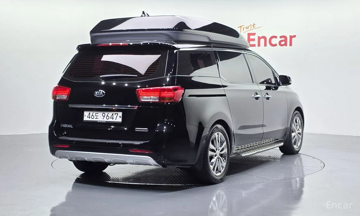 Kia Carnival, снимка 2 - Автомобили и джипове - 54001121