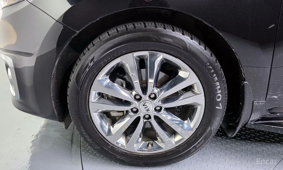 Kia Carnival, снимка 5 - Автомобили и джипове - 54001121