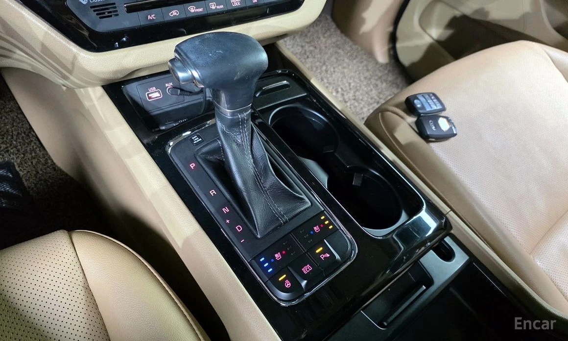 Kia Carnival, снимка 9 - Автомобили и джипове - 54001121