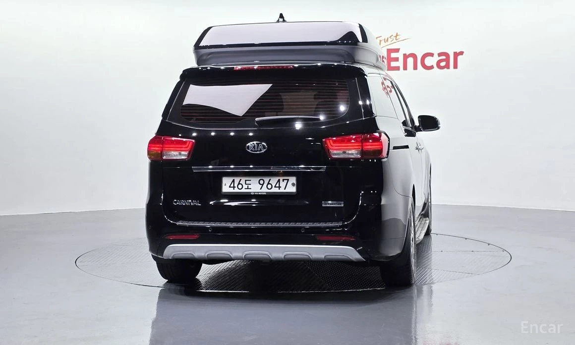 Kia Carnival, снимка 4 - Автомобили и джипове - 54001121
