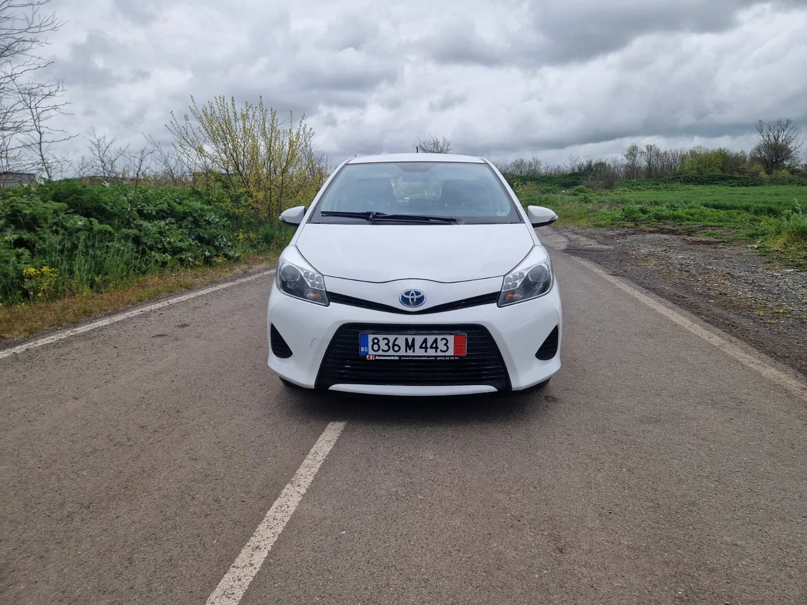 Toyota Yaris 1.5 Hybrid Lounge, снимка 2 - Автомобили и джипове - 54370618
