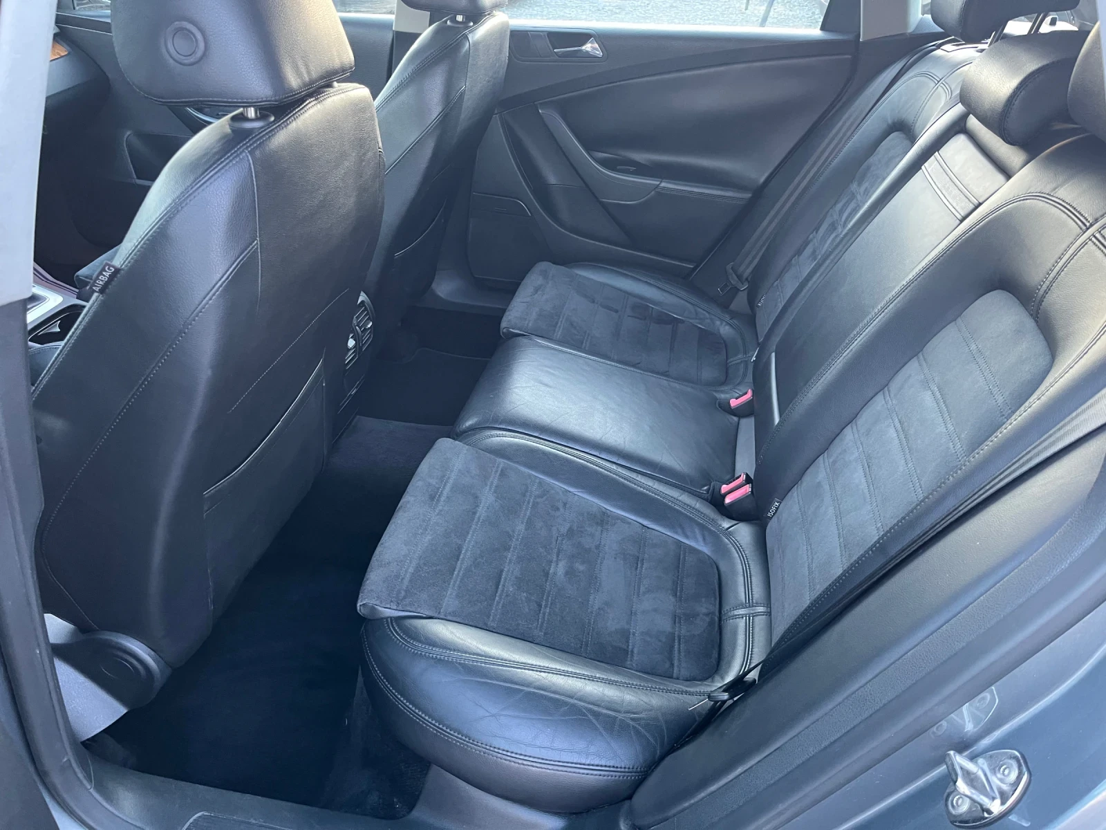 VW Passat 2.0 TDI 4motion, снимка 9 - Автомобили и джипове - 54405458