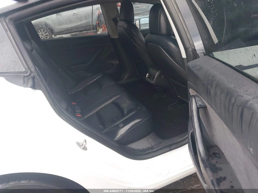Tesla Model 3 Standard Range Plus RWD * CARFAX*  | Mobile.bg � ����������� 8