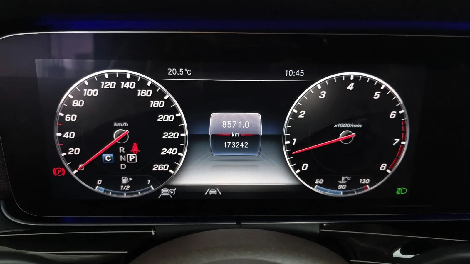 Mercedes-Benz E 450 4MATIC| BURMESTER| DISTRONIC| HUD| ОБДУХ| 360, снимка 10 - Автомобили и джипове - 54620922