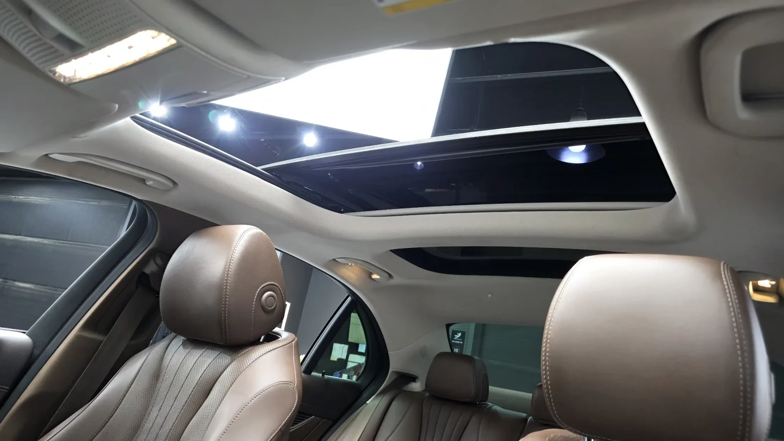 Mercedes-Benz E 450 4MATIC| BURMESTER| DISTRONIC| HUD| ОБДУХ| 360, снимка 12 - Автомобили и джипове - 54620922