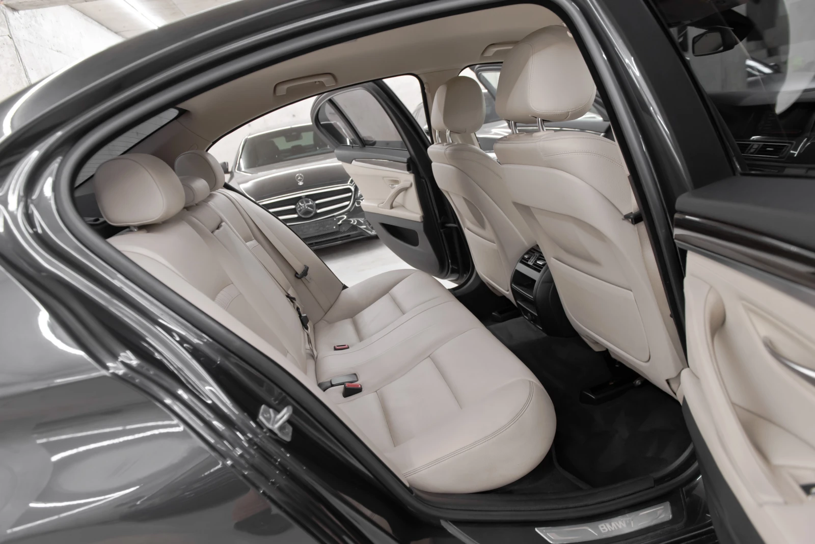 BMW 530 D* Facelift* LuxuryLine* , снимка 13 - Автомобили и джипове - 54658110