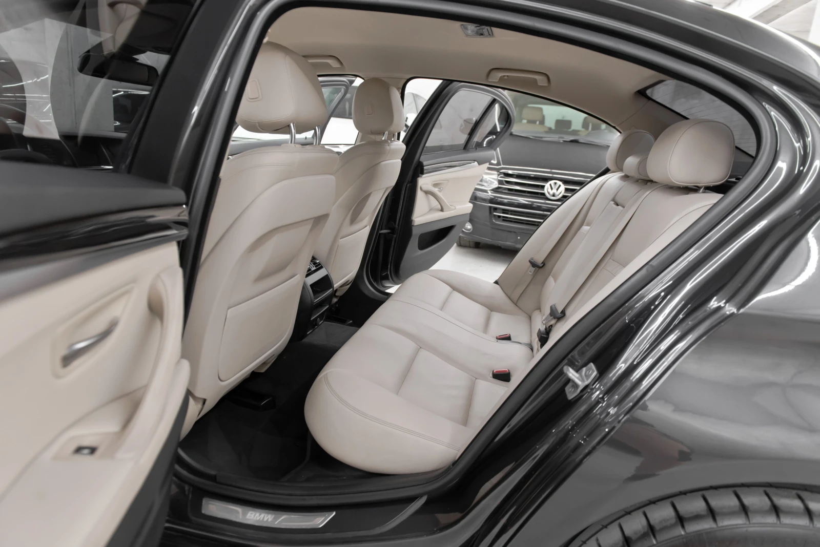 BMW 530 D* Facelift* LuxuryLine* , снимка 11 - Автомобили и джипове - 54658110