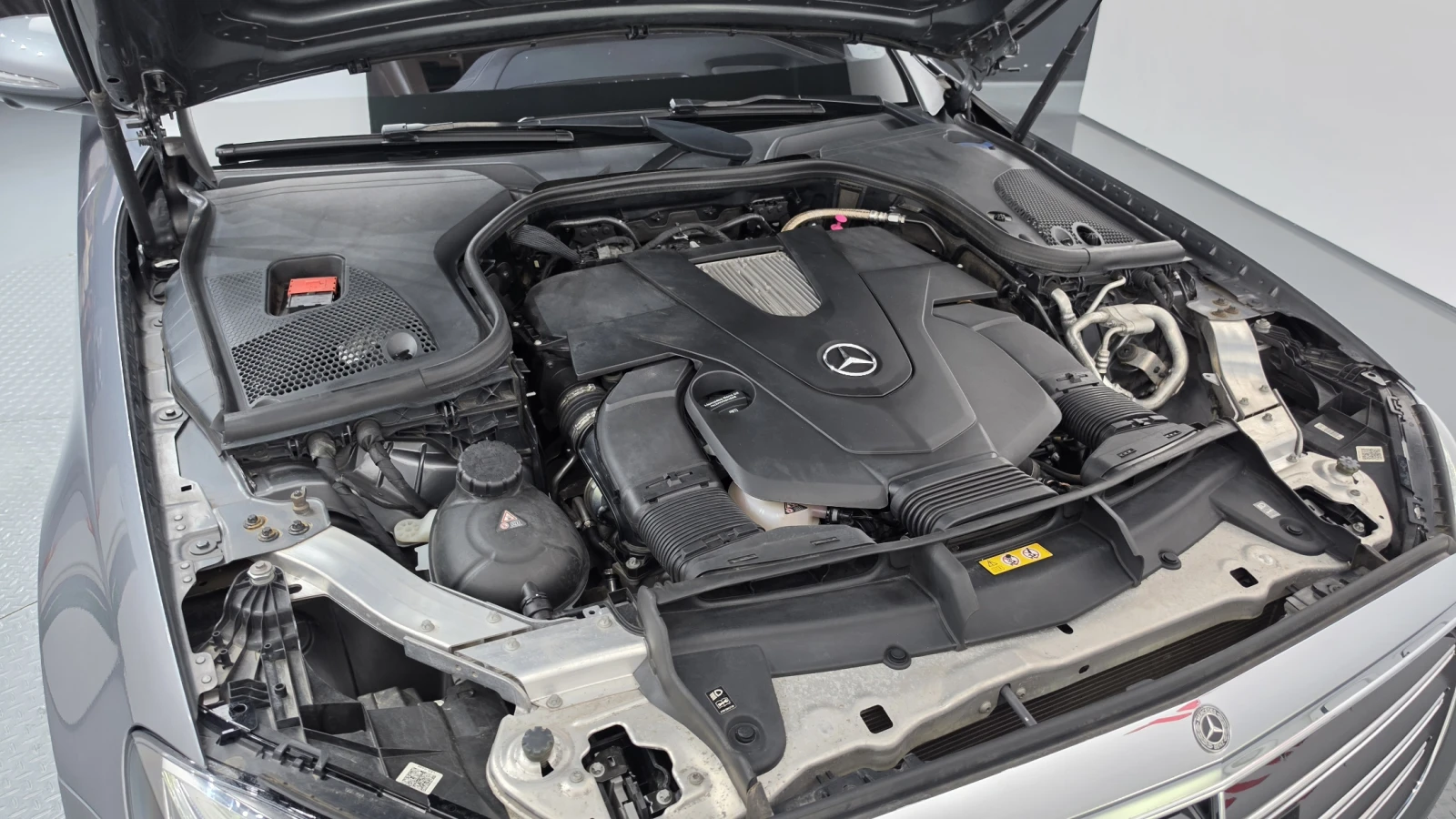 Mercedes-Benz E 400 360view* Pano* Burmester* Обдухване* Подгрев* HUD*, снимка 7 - Автомобили и джипове - 55811104