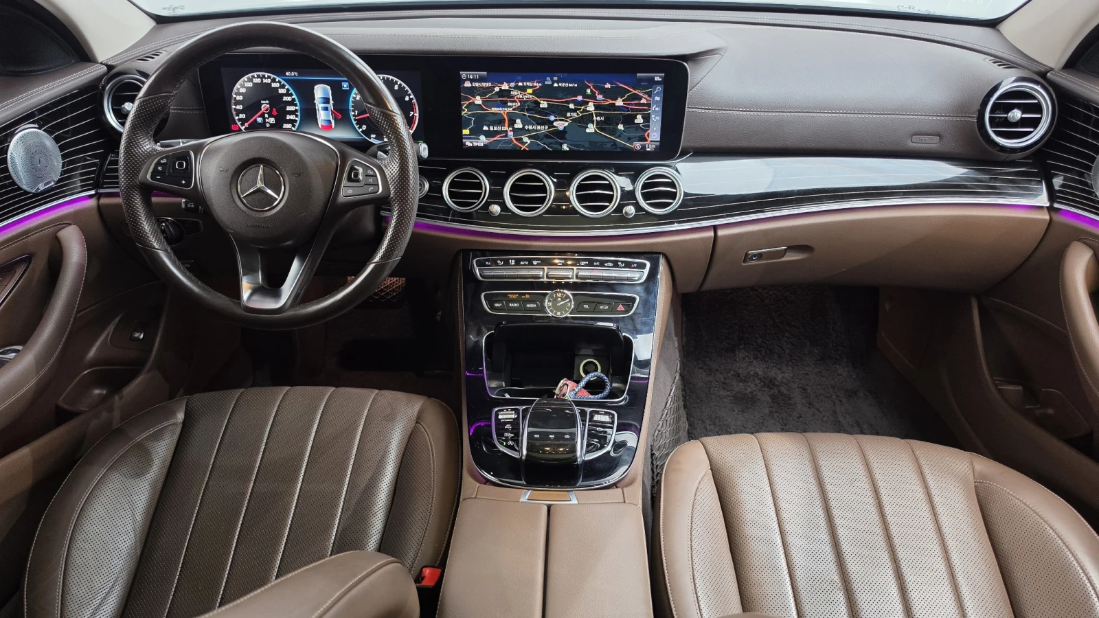 Mercedes-Benz E 400 360view* Pano* Burmester* Обдухване* Подгрев* HUD*, снимка 6 - Автомобили и джипове - 55811104