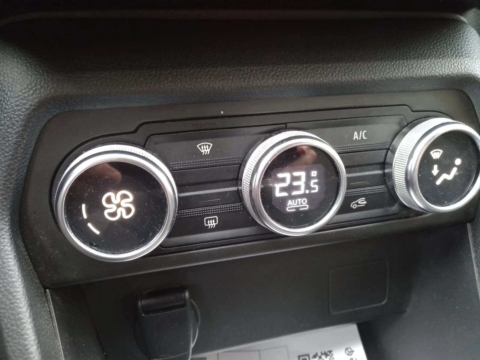 Dacia Jogger 1.0 LPG, снимка 9 - Автомобили и джипове - 54746065