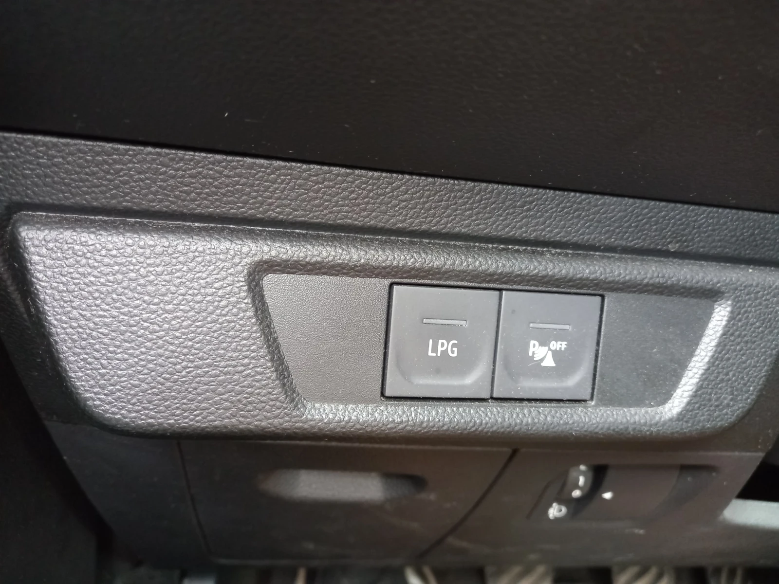Dacia Jogger 1.0 LPG, снимка 8 - Автомобили и джипове - 54746065