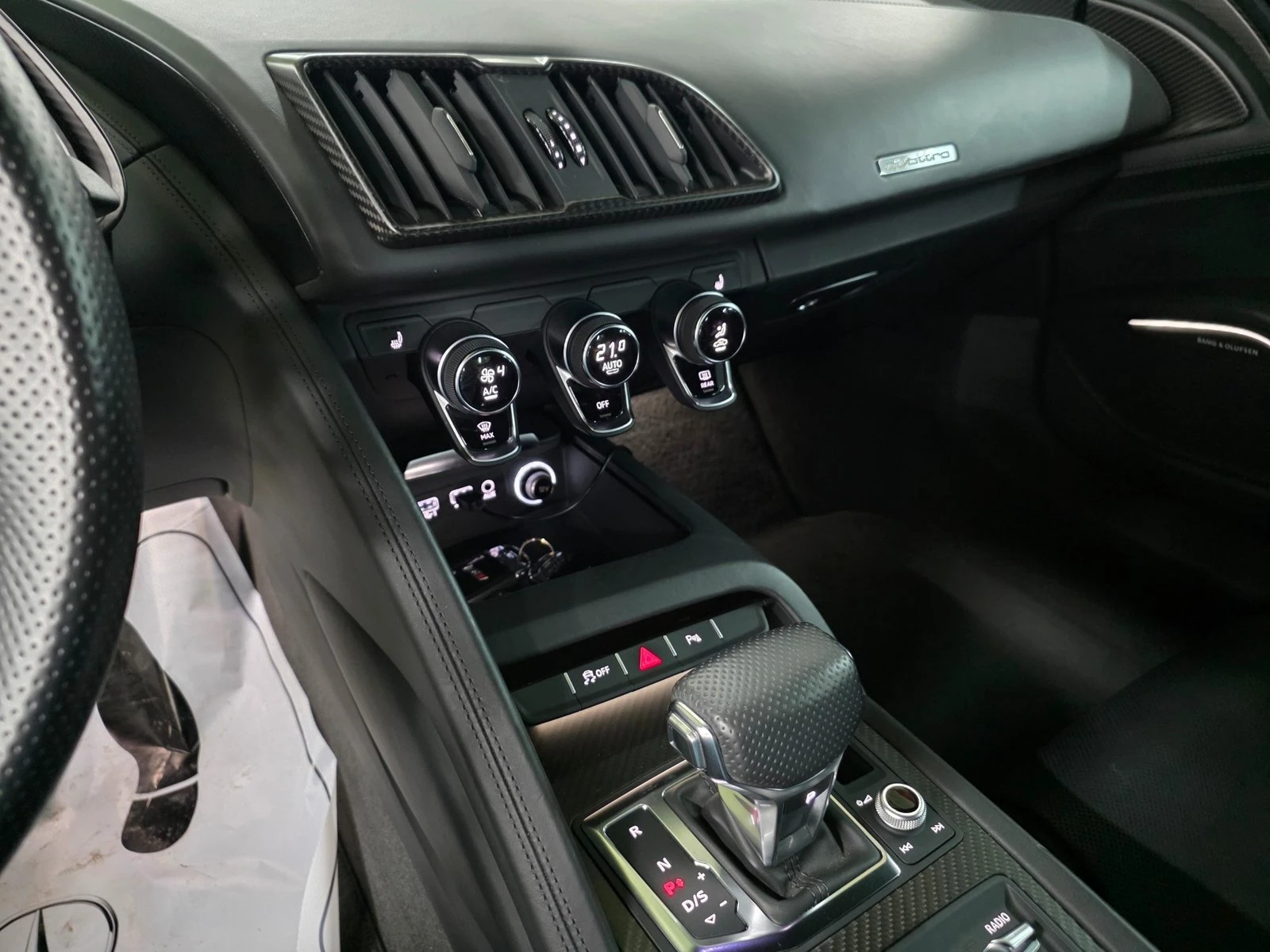 Audi R8 V10 Plus НАЛИЧНА КРАЙНА ЦЕНА, снимка 8 - Автомобили и джипове - 55238009