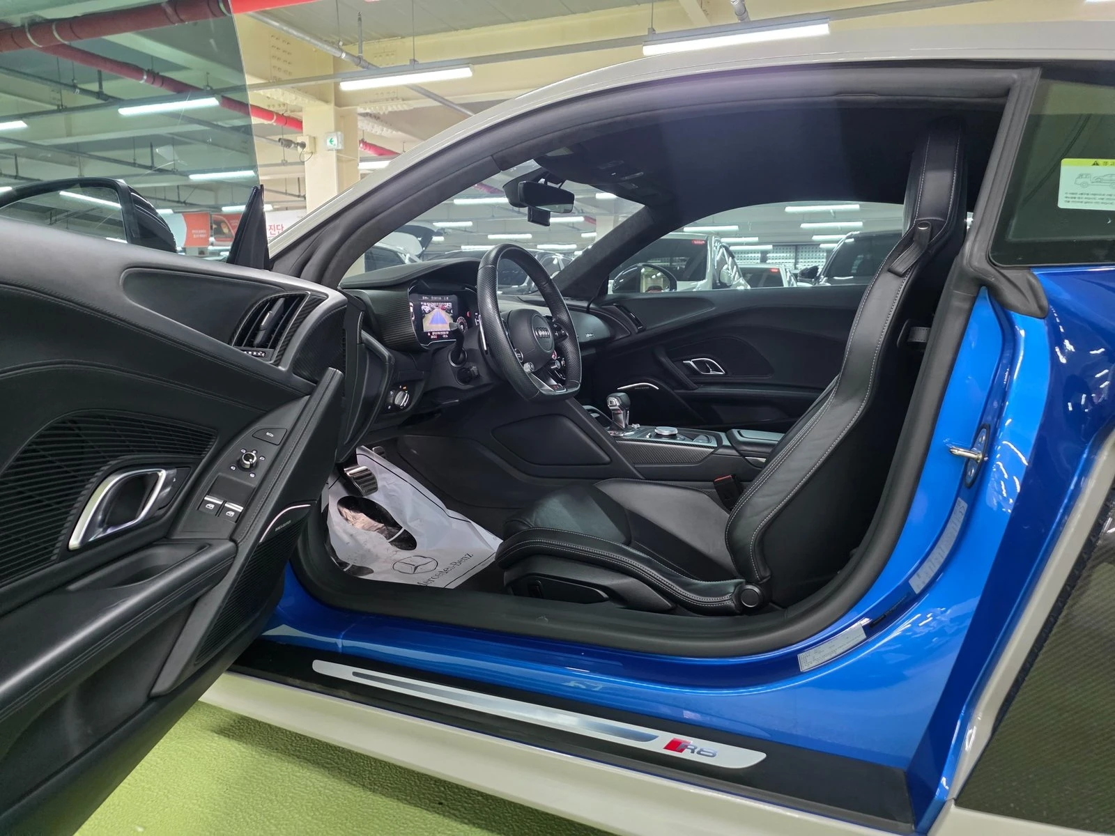 Audi R8 V10 Plus НАЛИЧНА КРАЙНА ЦЕНА, снимка 13 - Автомобили и джипове - 55238009