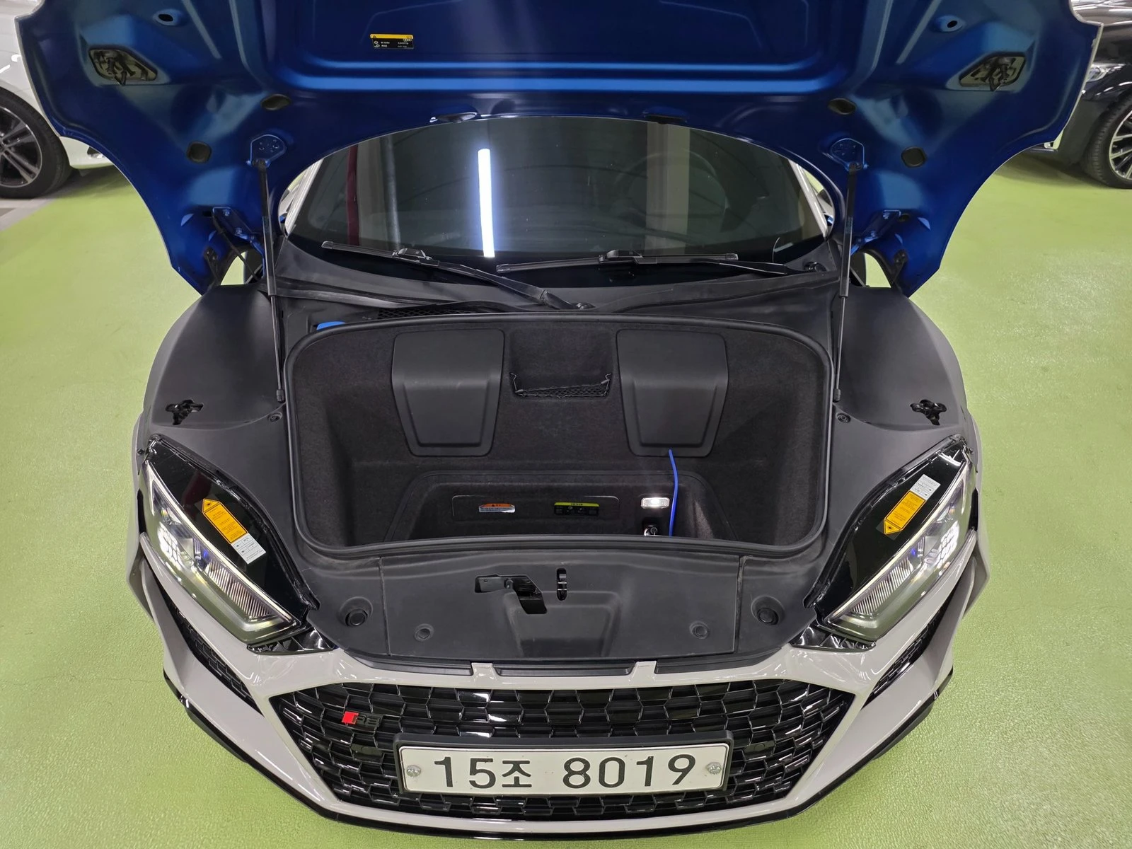 Audi R8 V10 Plus НАЛИЧНА КРАЙНА ЦЕНА, снимка 12 - Автомобили и джипове - 55238009