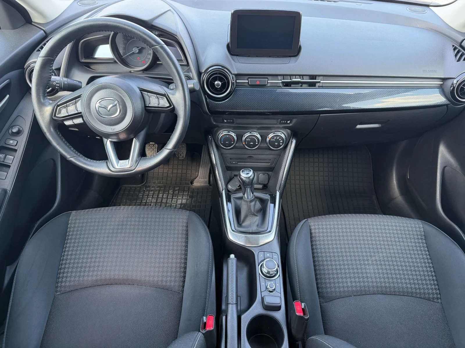 Mazda 2 1.5/90кс EVRO6, снимка 11 - Автомобили и джипове - 55588323